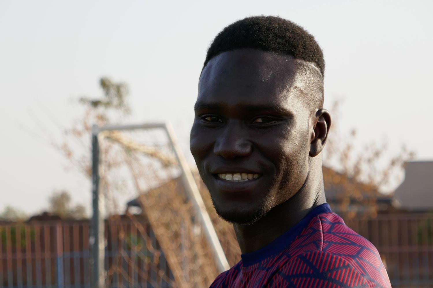 Yannick Stéphane POGNONGO rêve de jouer au club de Chelsea puisque c’est là qui qu’à joué son idole et modèle, l’Ivoirien Didier DROGBA © Globe Reporters