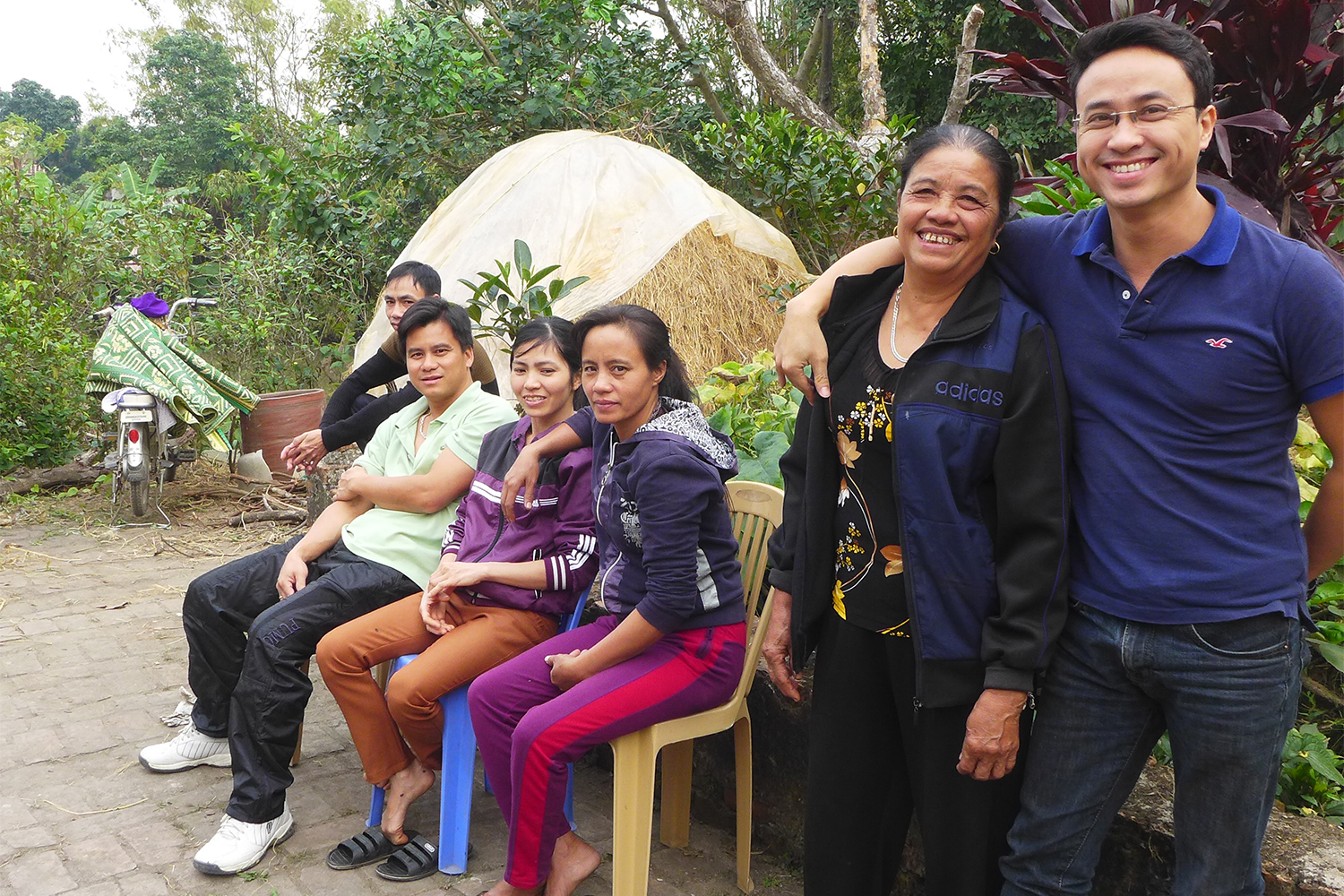 Mon ami Hao est très content de retrouver sa famille. «&nbsp;J’adore venir ici, à la campagne, loin du bruit de Hanoi&nbsp;!&nbsp;»