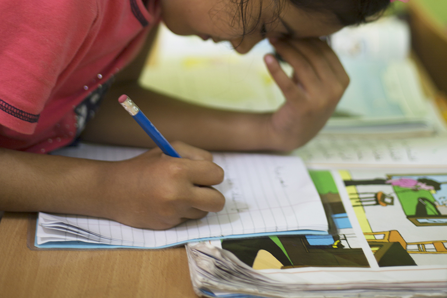 Une élève très concentrée ©Quentin BRUNO pour AMEL