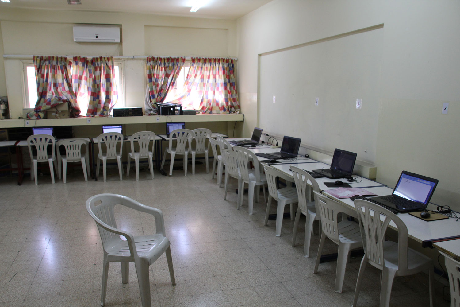 Salle informatique.