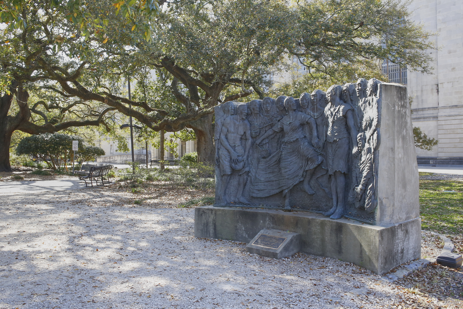 Le parc Louis Armstrong célèbre les cultures afro-américaines et afro-créole de La Nouvelle-Orléans. Ici, une sculpture à Congo square, représentant des esclaves qui dansent et jouent des instruments africains comme les tambours et le banjo © Globe Reporters