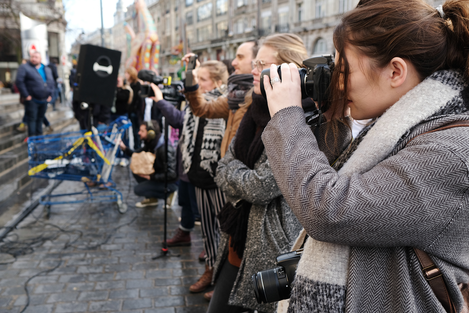 Comme à chaque manifestation, l’évènement est couvert par les journalistes des différents médias locaux © Globe Reporters