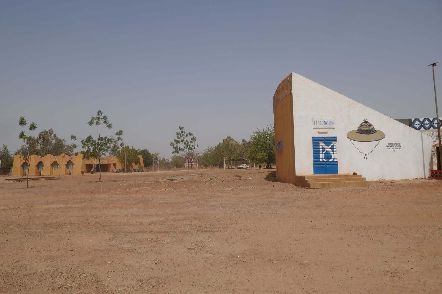 Le musée se trouve sur terrain de plus de 20 hectares qui offre de nombreuses possibilités d’activités culturelles. Au fond, on aperçoit un des bâtiments qui héberge des expositions © Globe Reporters