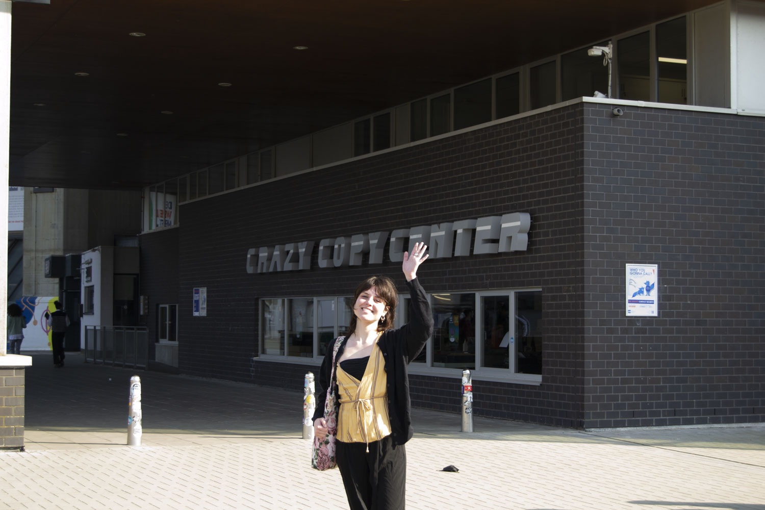 Sur le campus, Adeline retrouve Noémie, une étudiante en gestion de l’environnement qui travaille avec Globe Reporters © Globe Reporters