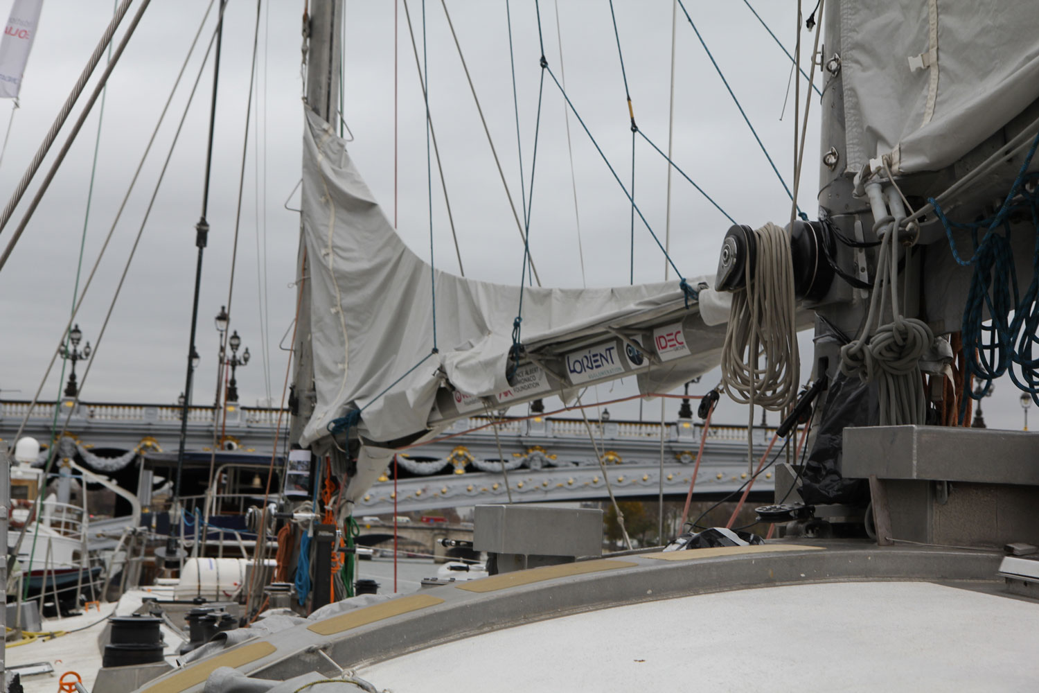 Le principal moyen de propulsion de Tara est la voile. Crédit Valérie Rohart