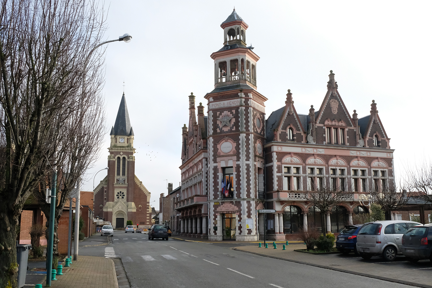 Sidonie a rendez-vous à l’hôtel de ville de la commune de 3 000 habitants.