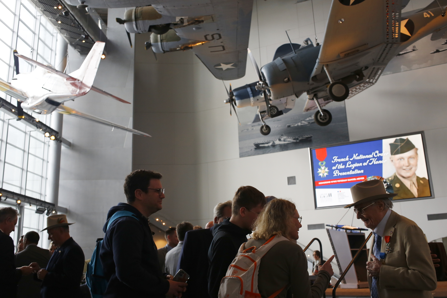 La remise de la Légion d’honneur a lieu dans le Musée national de la Seconde Guerre mondiale de La Nouvelle-Orléans © Globe Reporters 