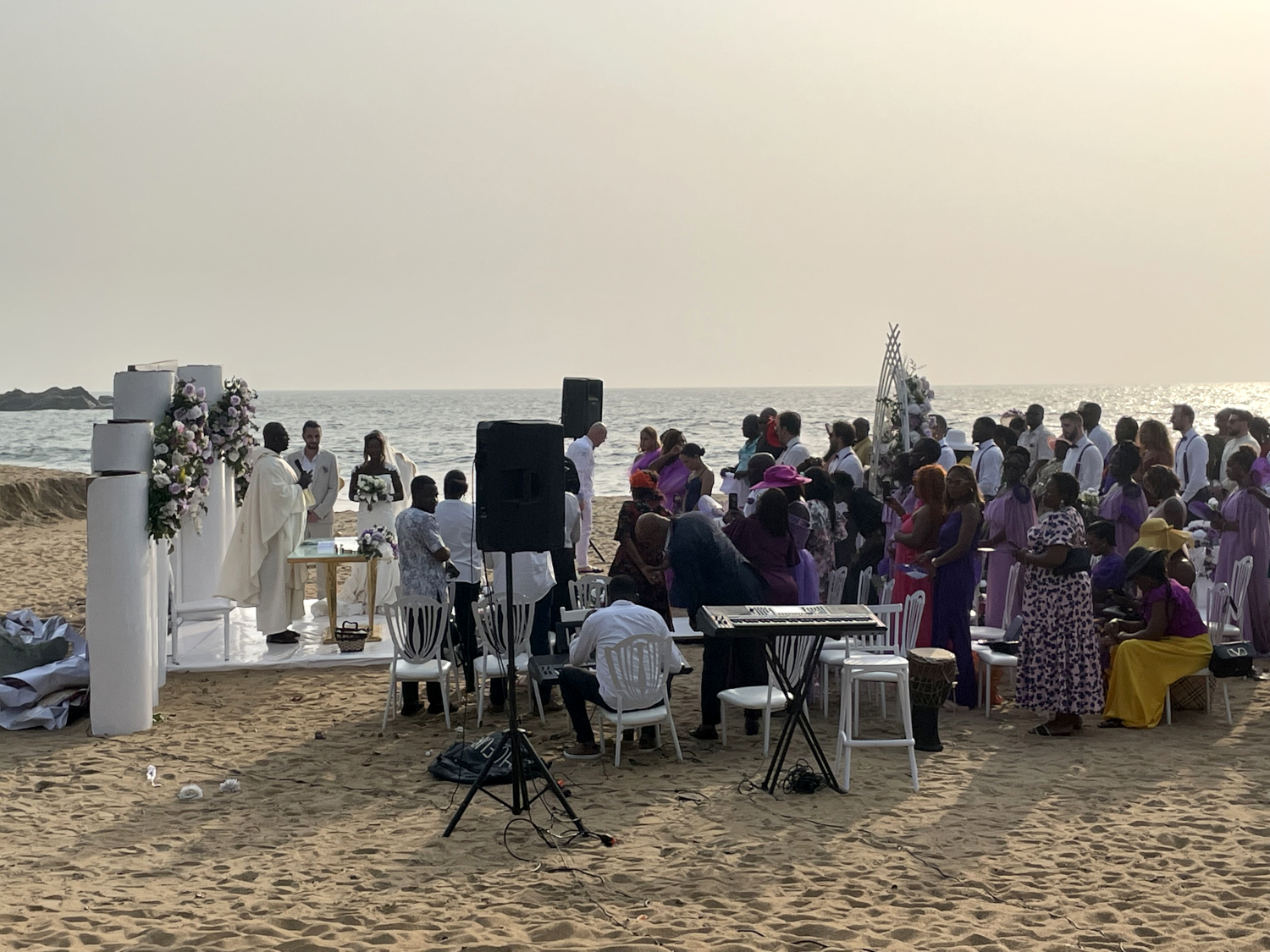 Cérémonie du mariage à Tara Plage au sud de Kribi © Globe Reporters