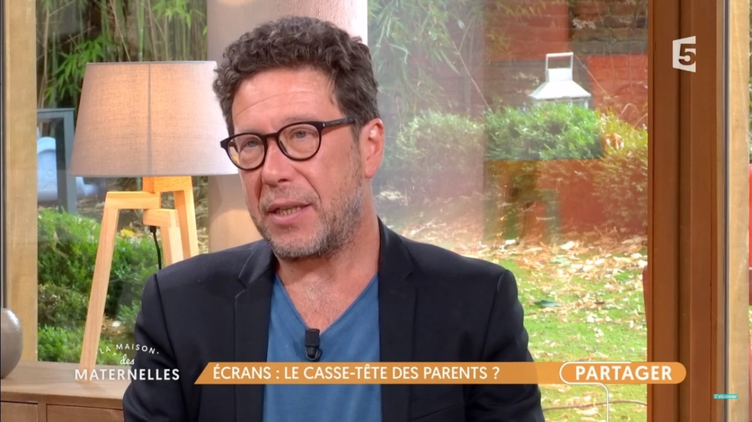 Michäel Stora sur France 5 : Ecrans : Le casse-tête des parents crédit photo. Crédit : Youtube / La maison des maternelles