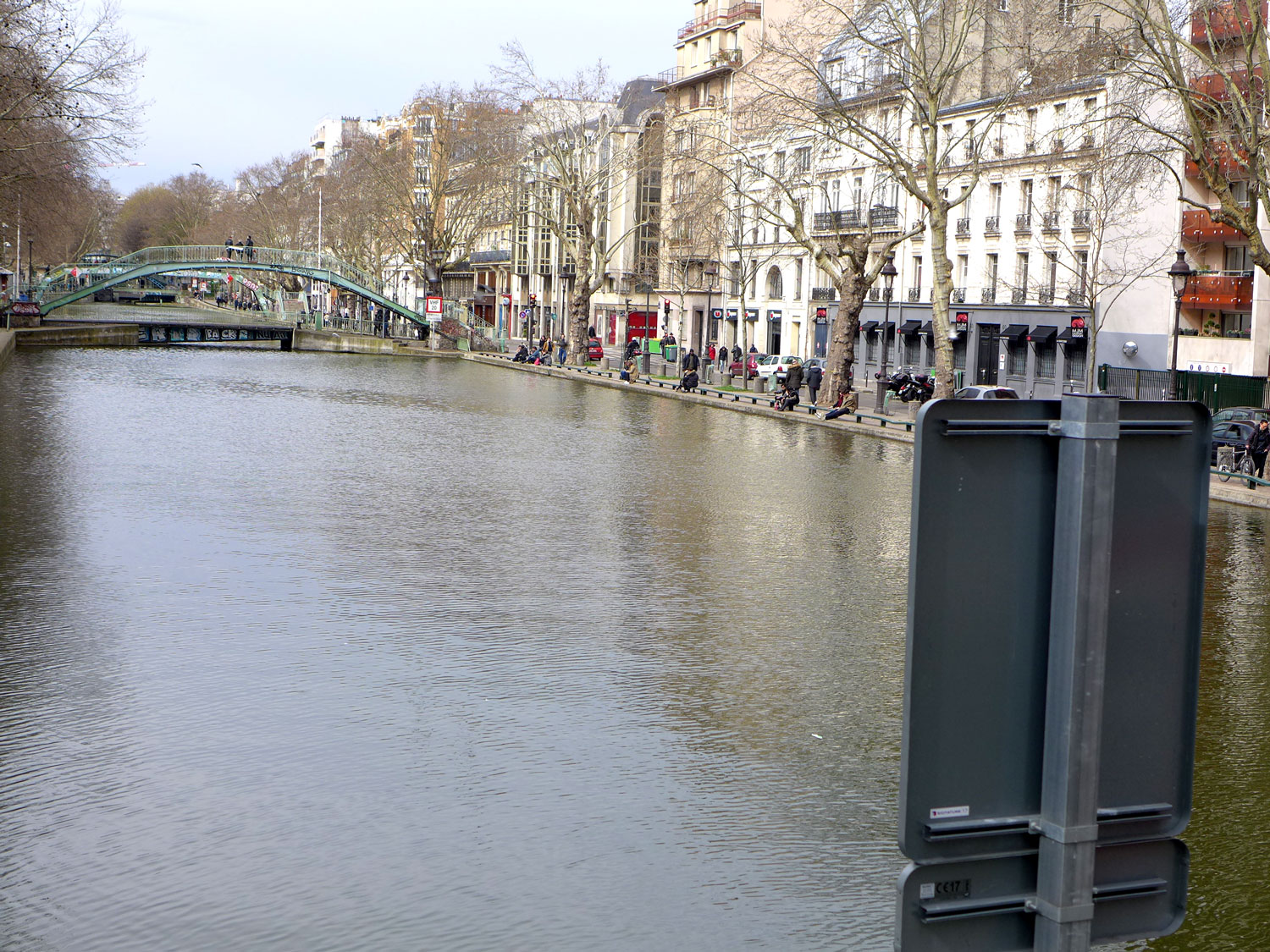 Le canal Saint-Martin relie le bassin de la Villette au port de l’Arsenal.