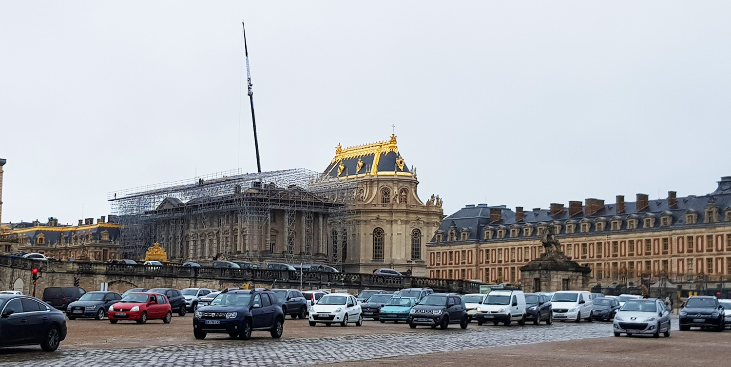 La ville est surtout connue pour avoir abrité le célèbre château de Versailles, qui fut la résidence principale de Louis XVI, et de ses successeurs © Globe Reporters