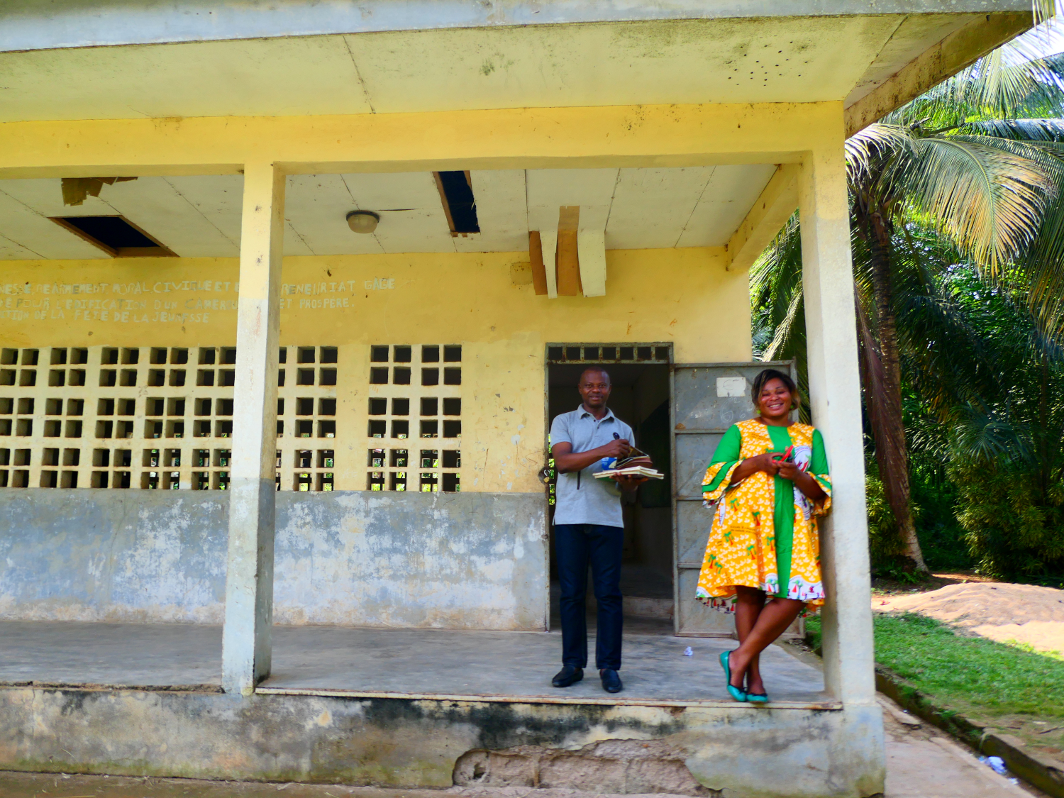 Patrice, censeur du collège et Amélie, professeure de français © Globe Reporters