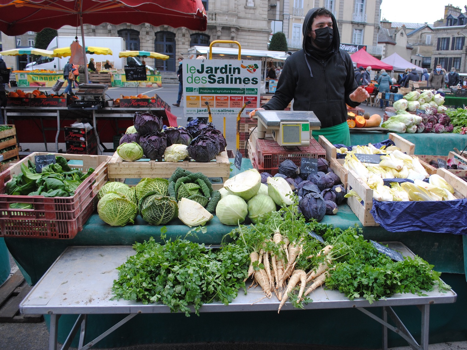 Ses étals sont situés dans l’allée principale du marché © Globe Reporters