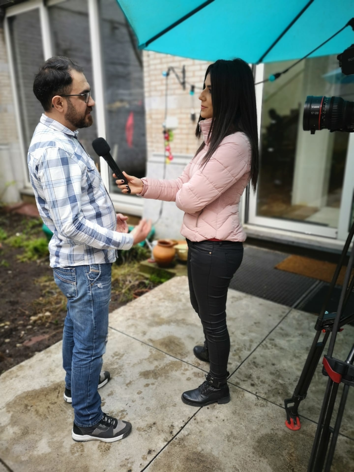 Majdi interviewé par la chaine de télévision Al-Araby TV, dans le cadre de l’émission hebdomadaire dédiée au cinéma « Hikayat al Cinema » / crédit photo : Majdi