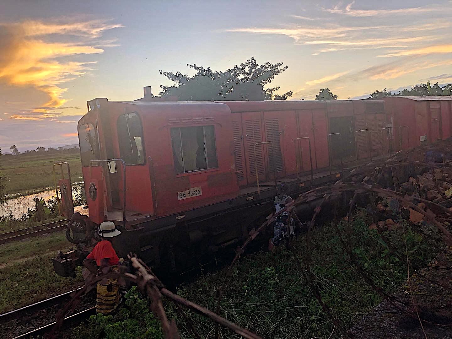 À Brickaville, le train arrive de la ville de Muramanga s’arrête pour charger et décharger des différentes marchandises © Globe Reporters