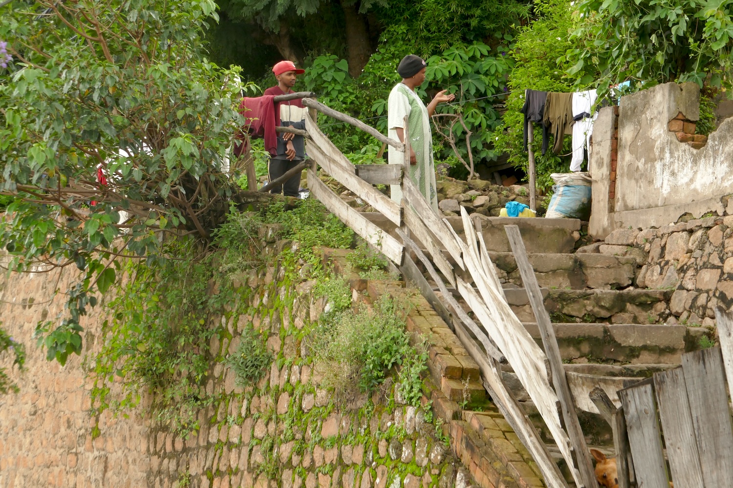 Des rues de la haute ville d’Antananarivo, en chemin vers les bureaux d’INDRI © Globe Reporters