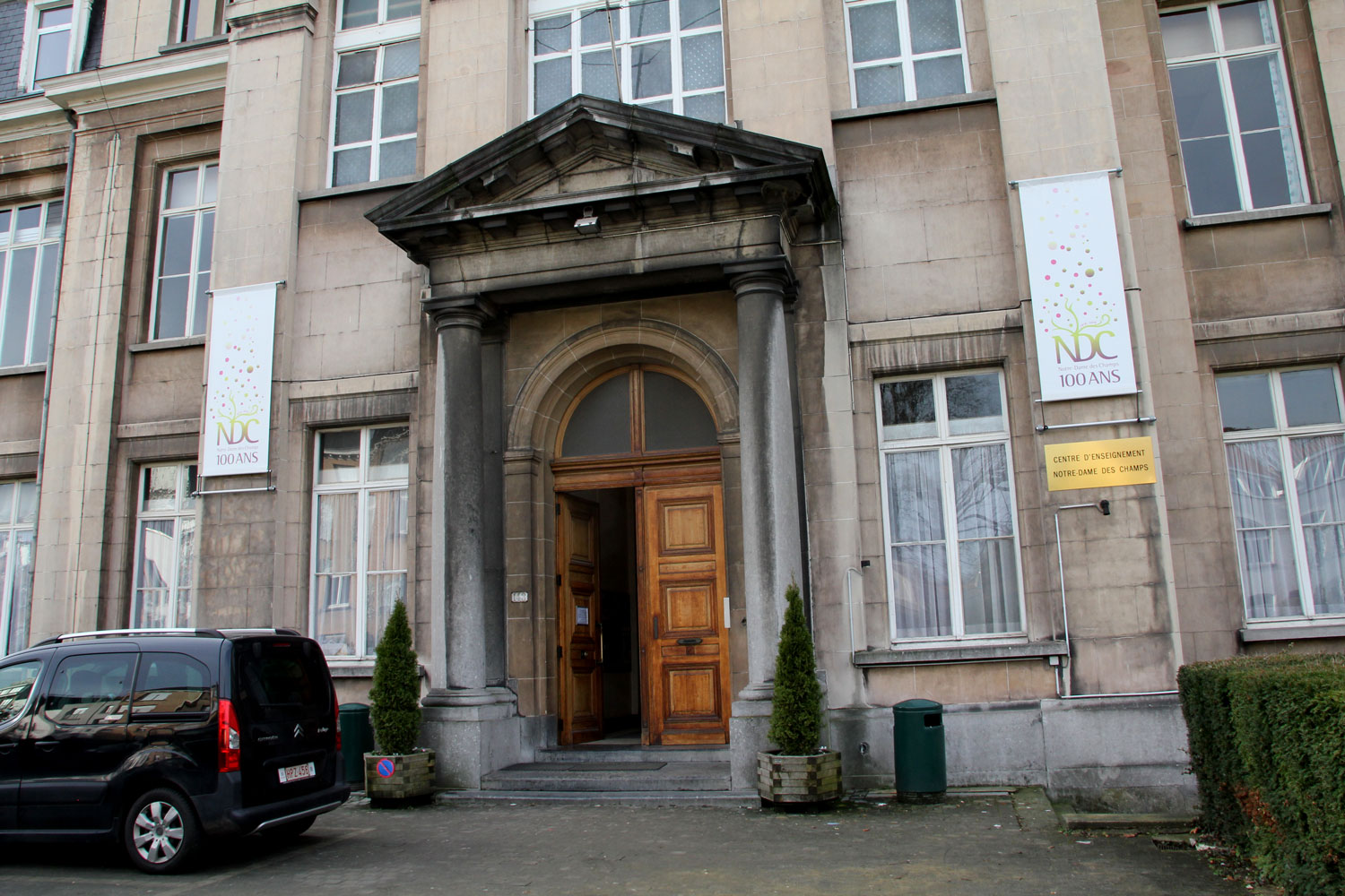 L’entrée de Notre Dame des Champs