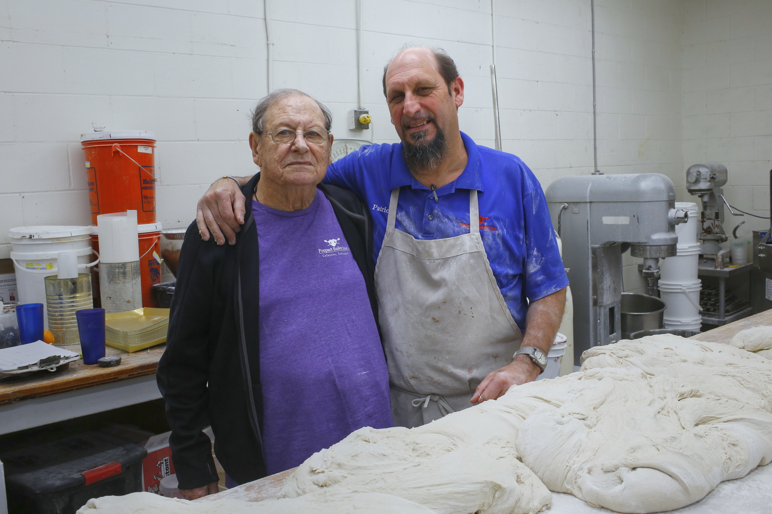 Patrick POUPART et son père François, fondateur de la boulangerie en 1967 © Globe Reporters