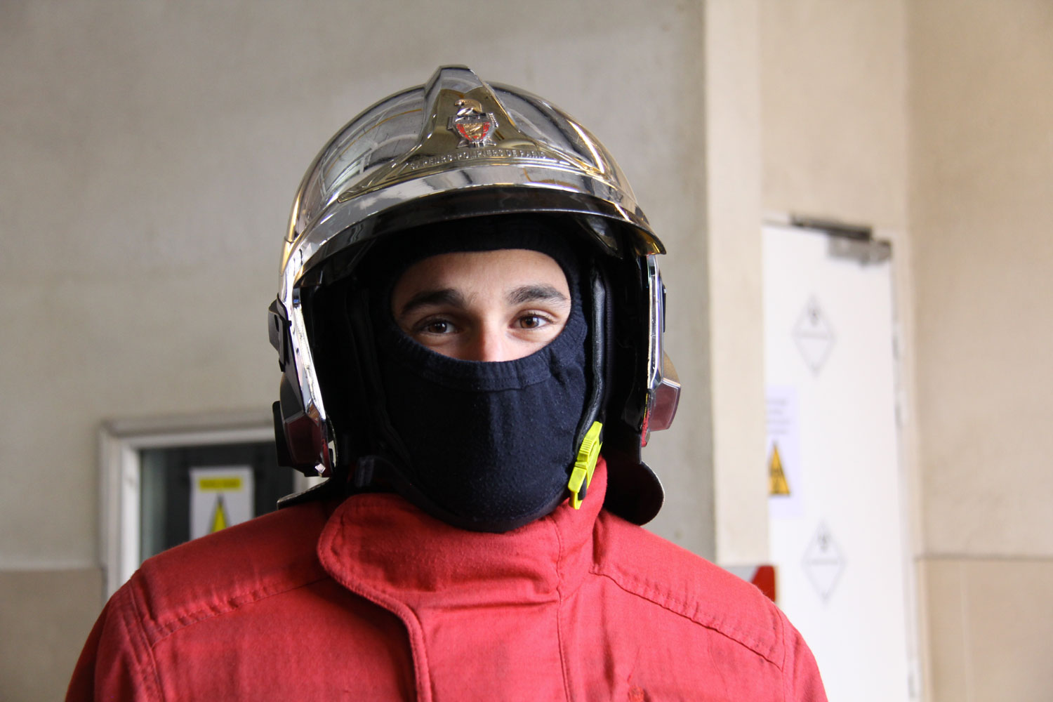 Le caporal-chef Maxime est prêt à partir combattre un incendie © Globe Reporters
