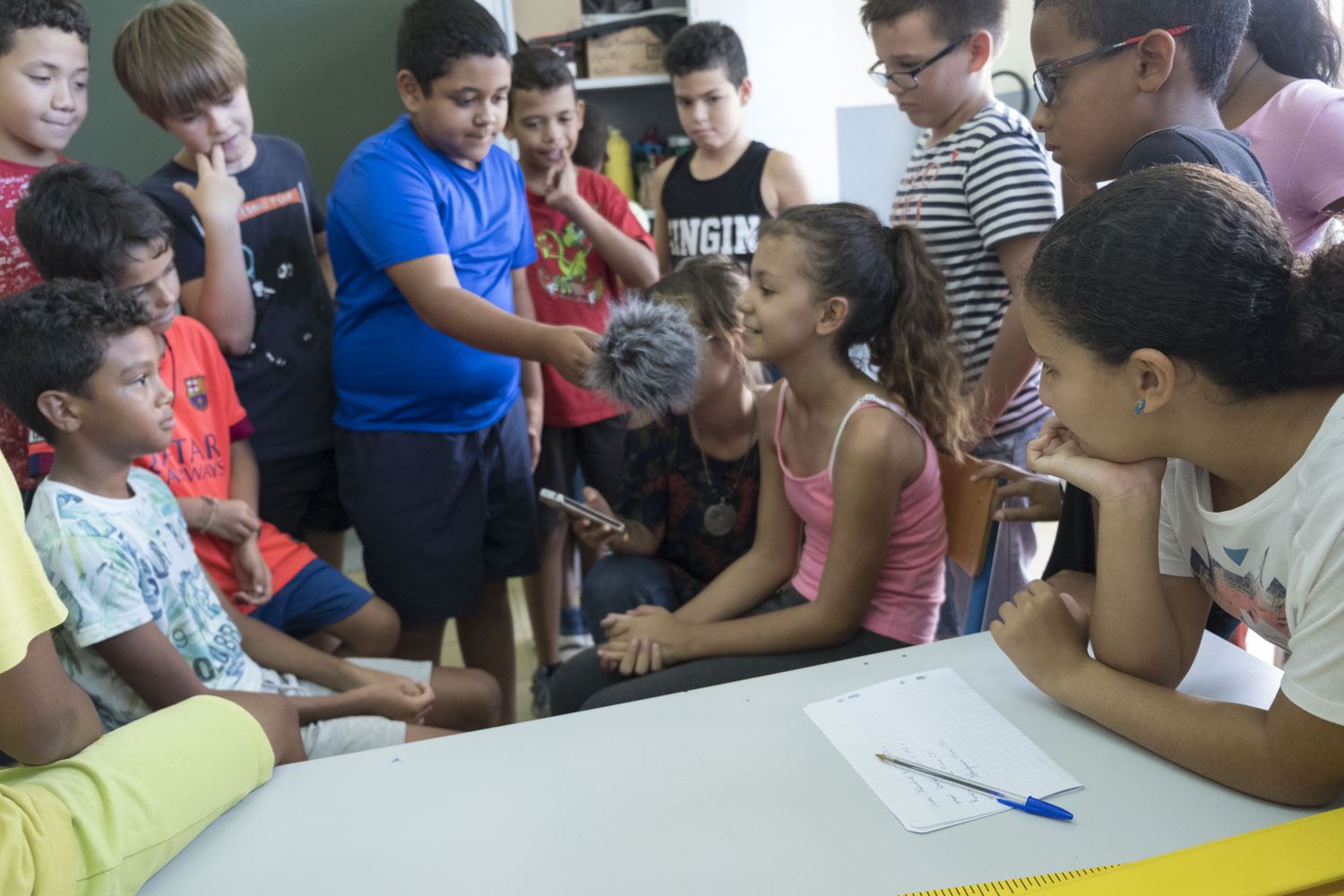 Attention maximale pour les apprentis journalistes de l’école Hoarau.