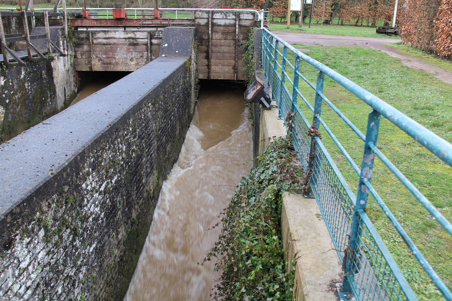 Le canal de dérivation © Globe Reporters