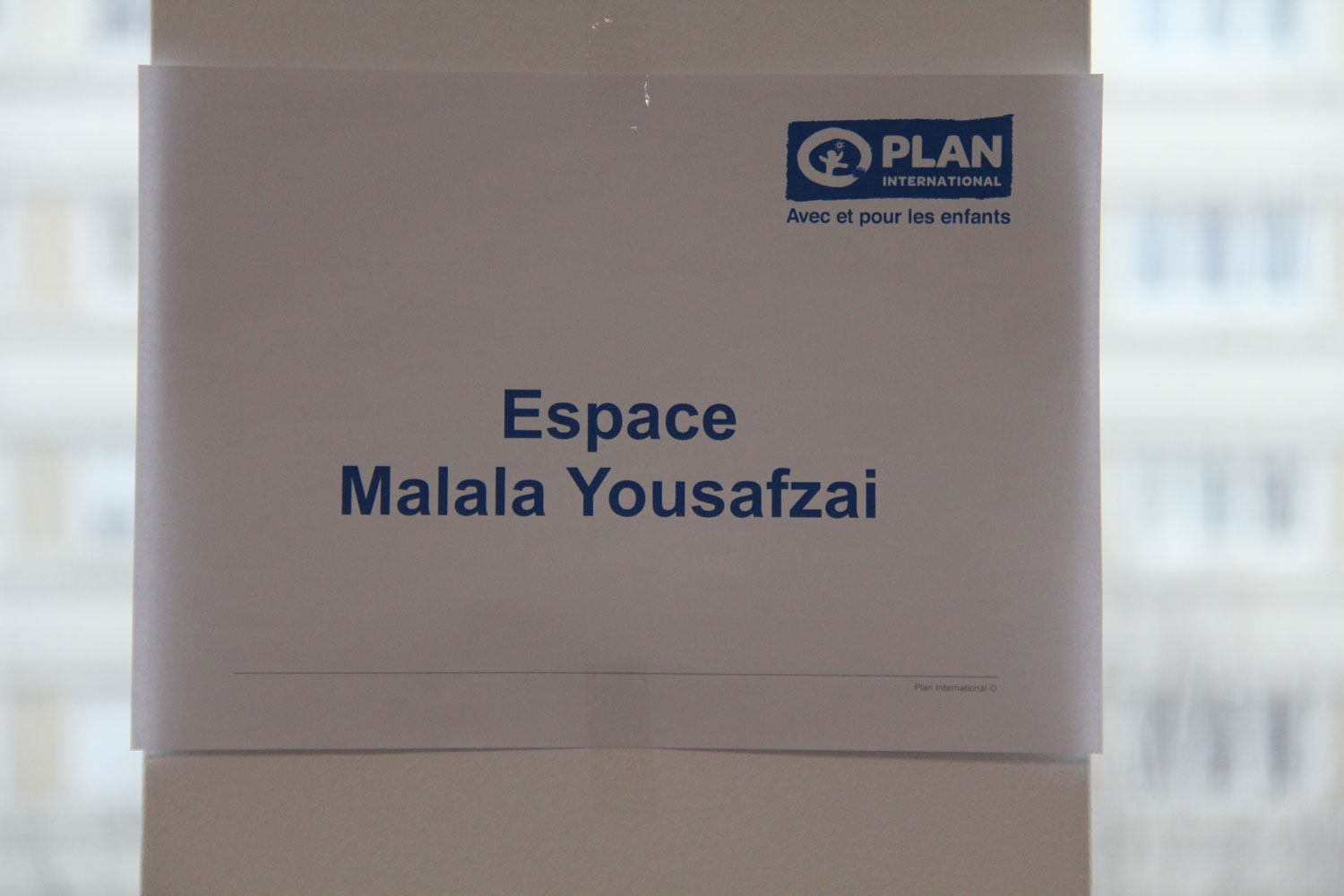 Malala YOUSAFZAÏ est une jeune pakistanaise qui s’est fait connaître du grand public dès ses 11 ans parce qu’elle dénonçait la condition des petites filles au Pakistan. Elle a été très gravement blessée lors d’un attentat où des talibans lui ont tiré dessus © Globe Reporters