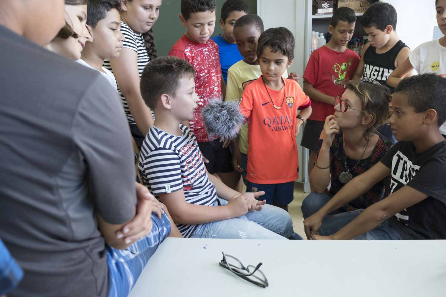 Sidonie ne sait pas si les élèves sont plus motivés pour manier le matériel ou pour parler. Ils semblent tous très motivés ! 