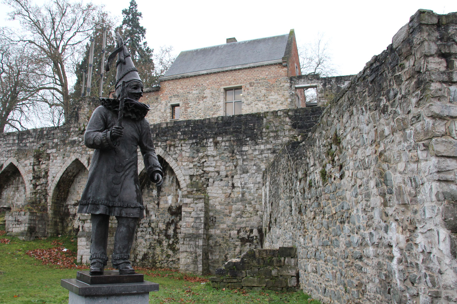 Un peu partout dans la ville, on croise de drôles de personnages © Globe Reporters