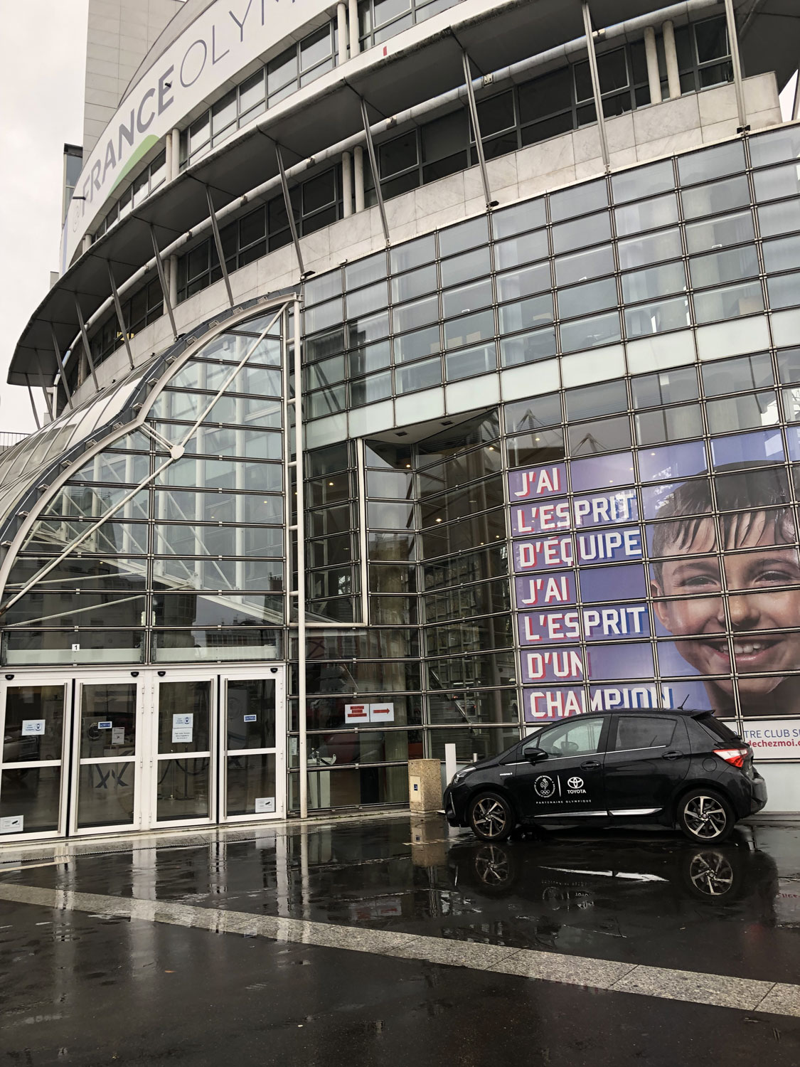 L’entrée du CNOSF à côté de l’entrée du stade Charléty © Globe Reporters