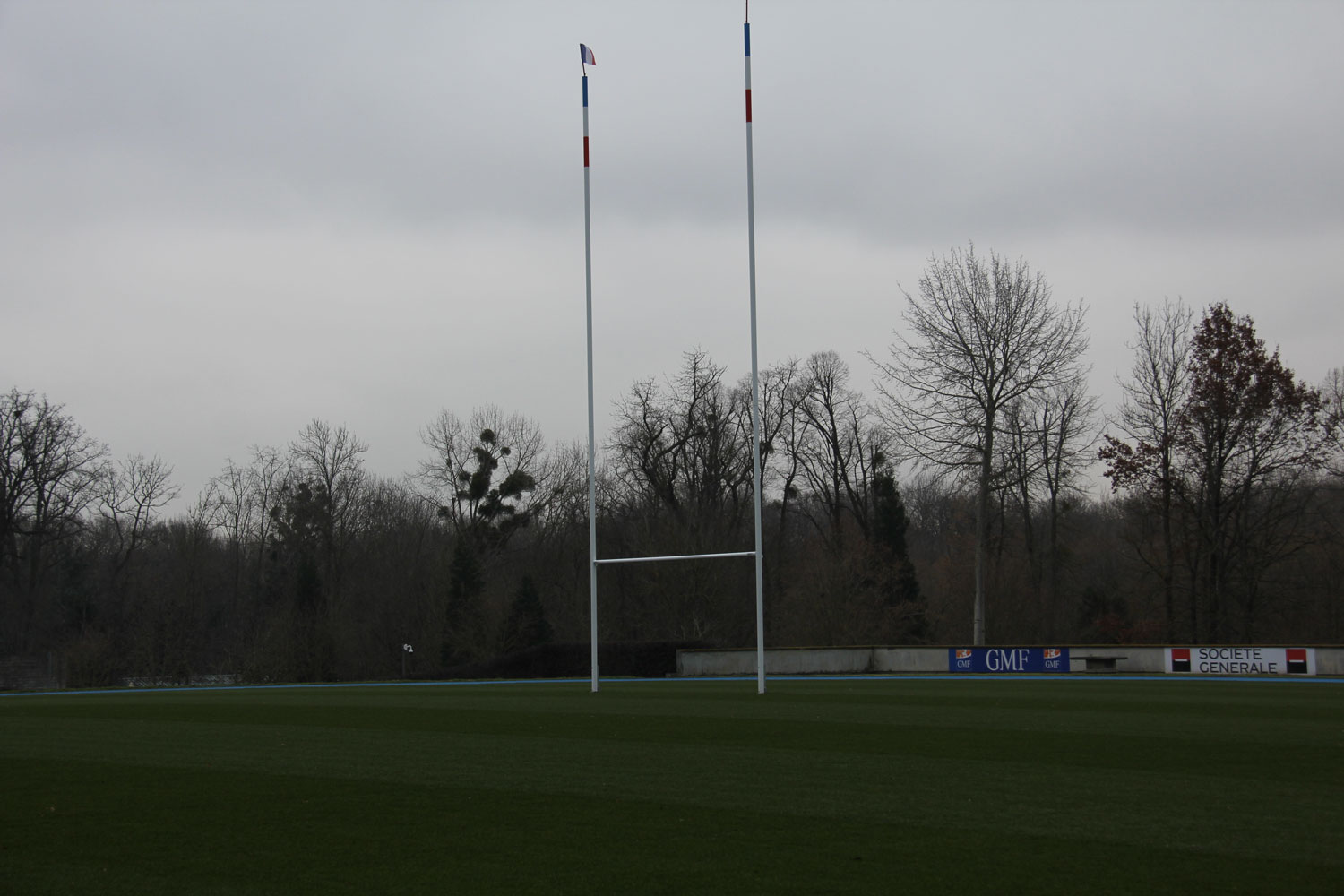 Le camp opposé du stade Pierre CAMOU © Globe Reporters