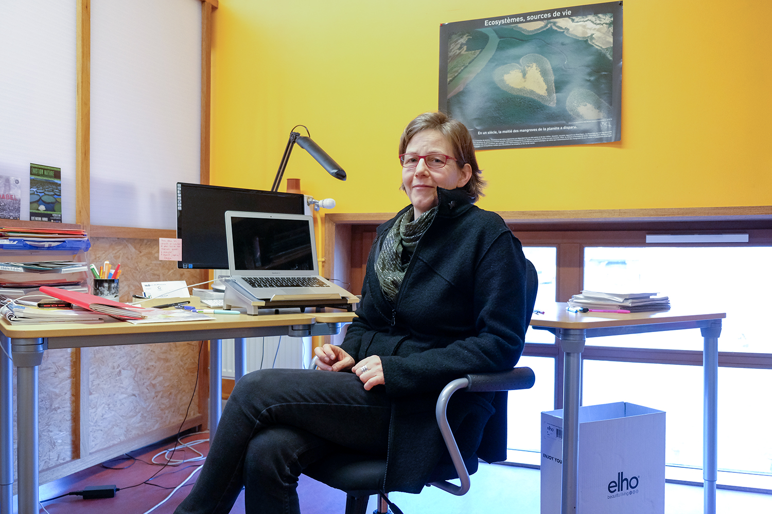 Marie DECIMA, dans son bureau.