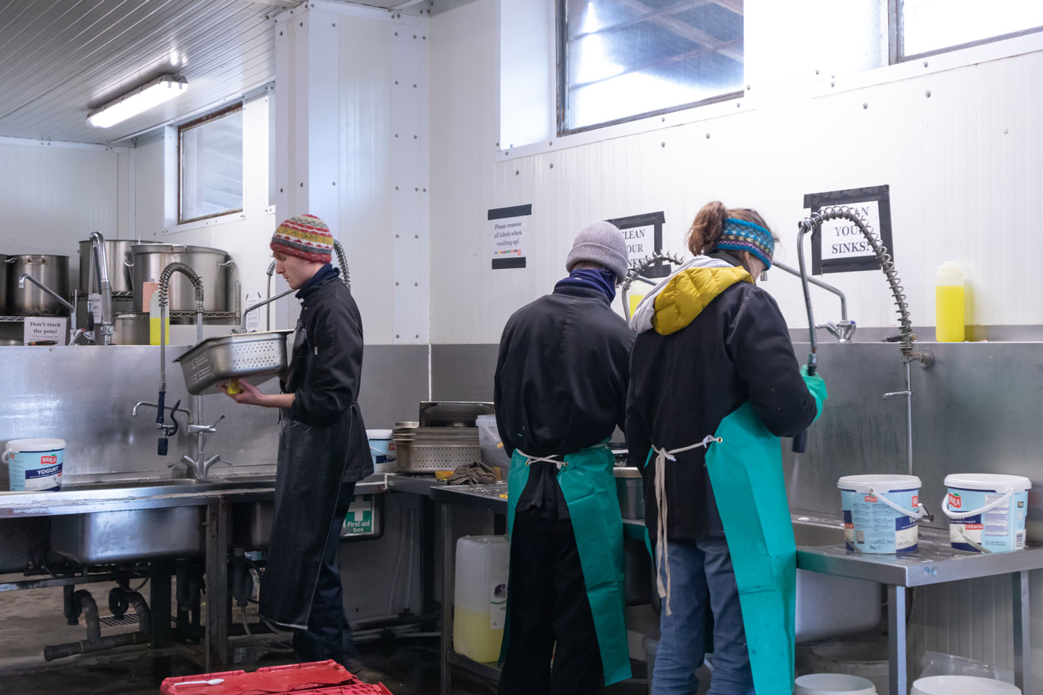 L’association Refugee Community Kitchen prépare chaque jour des repas chauds pour les migrants. 