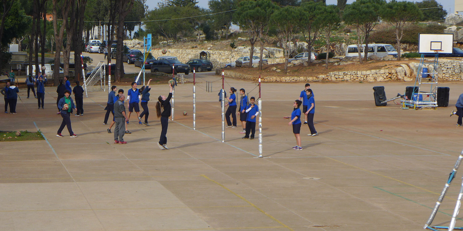 L’équipe féminine de volley ball du collège est championne du Liban