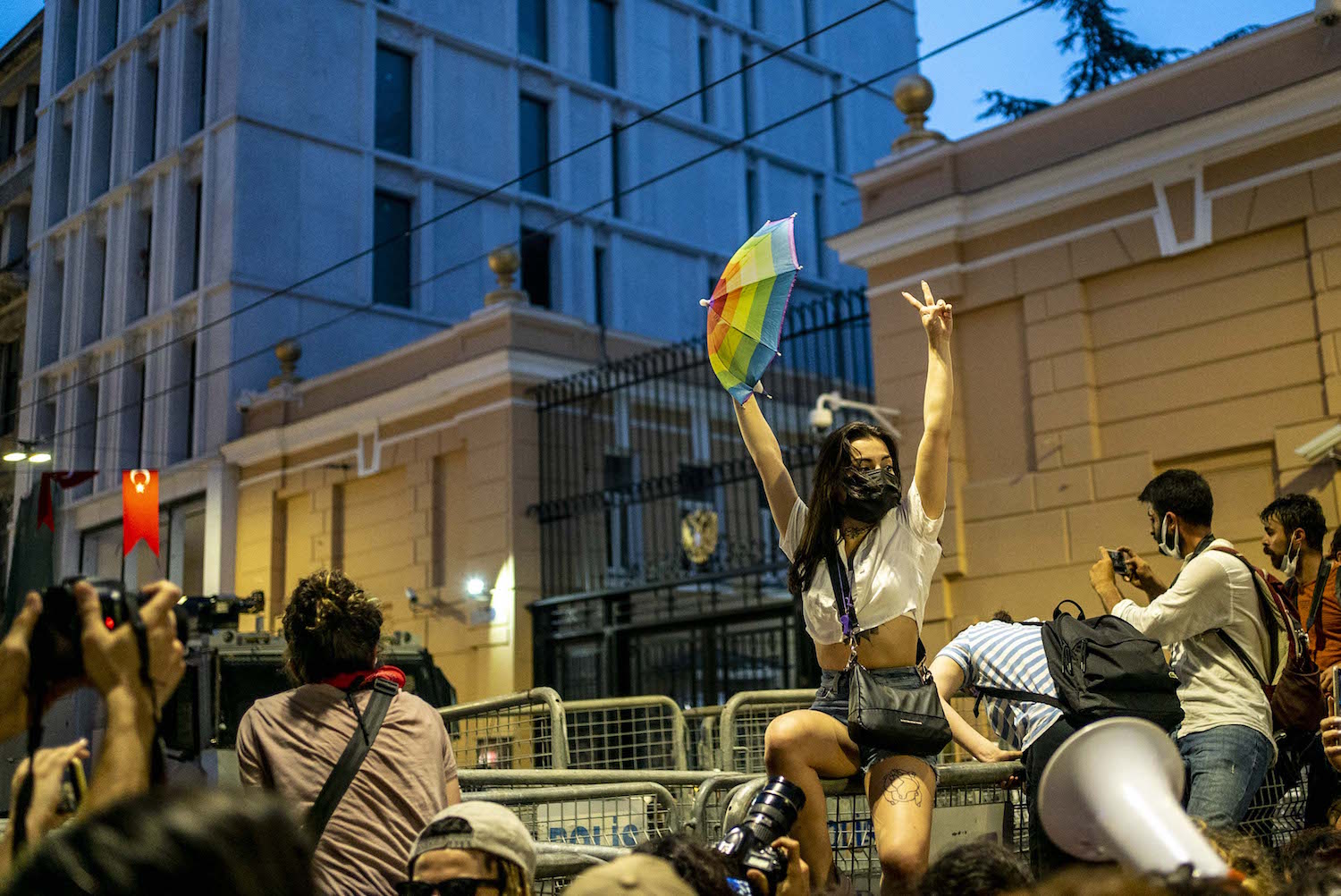 Le 1er juillet dernier, des centaines de manifestantes ont défié la police pour protester contre la sortie de la convention d’Istanbul © Globe Reporters