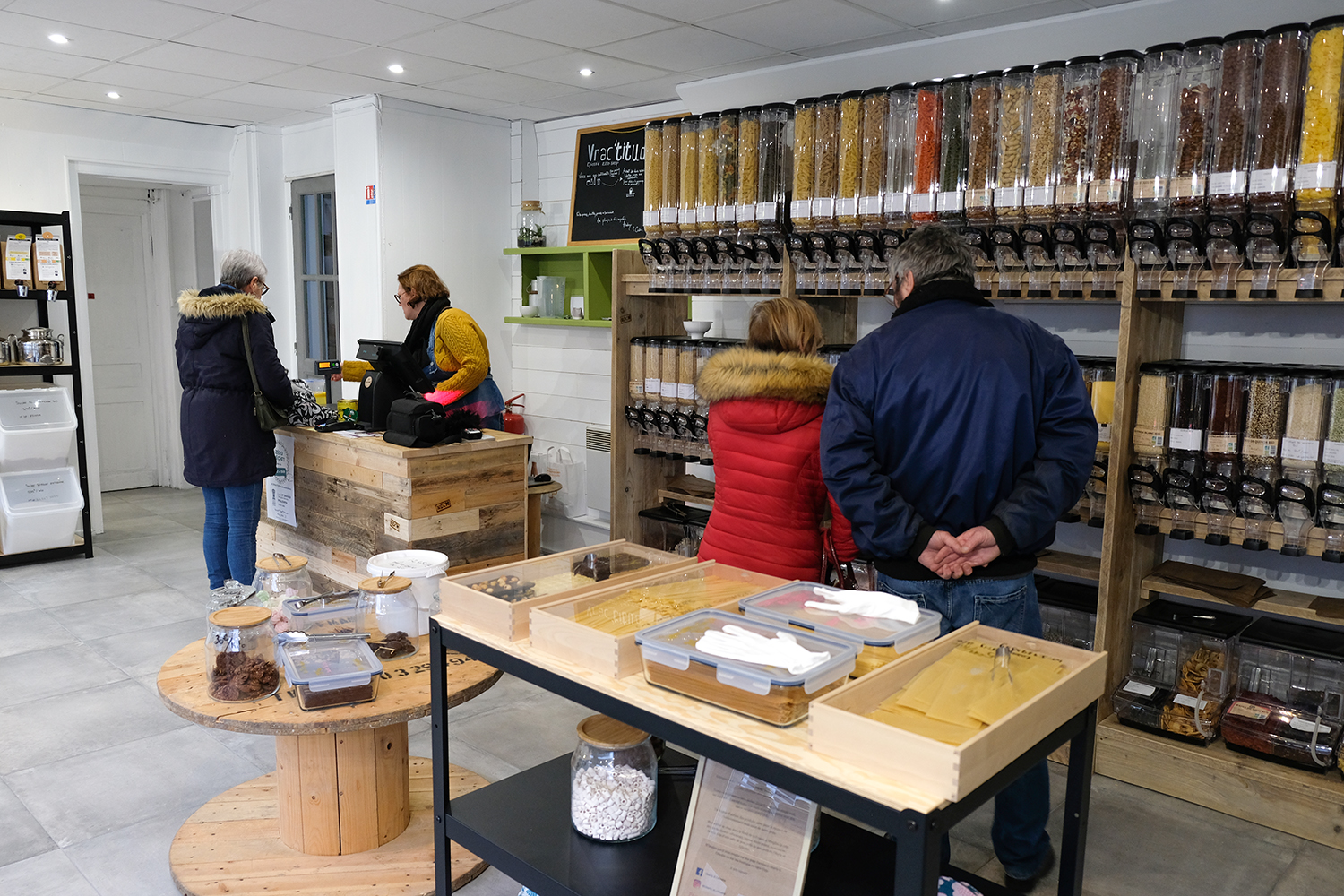 Selon Audrey FERNANDES, l’ouverture du magasin est appréciée des Carvinois et des habitants du coin.