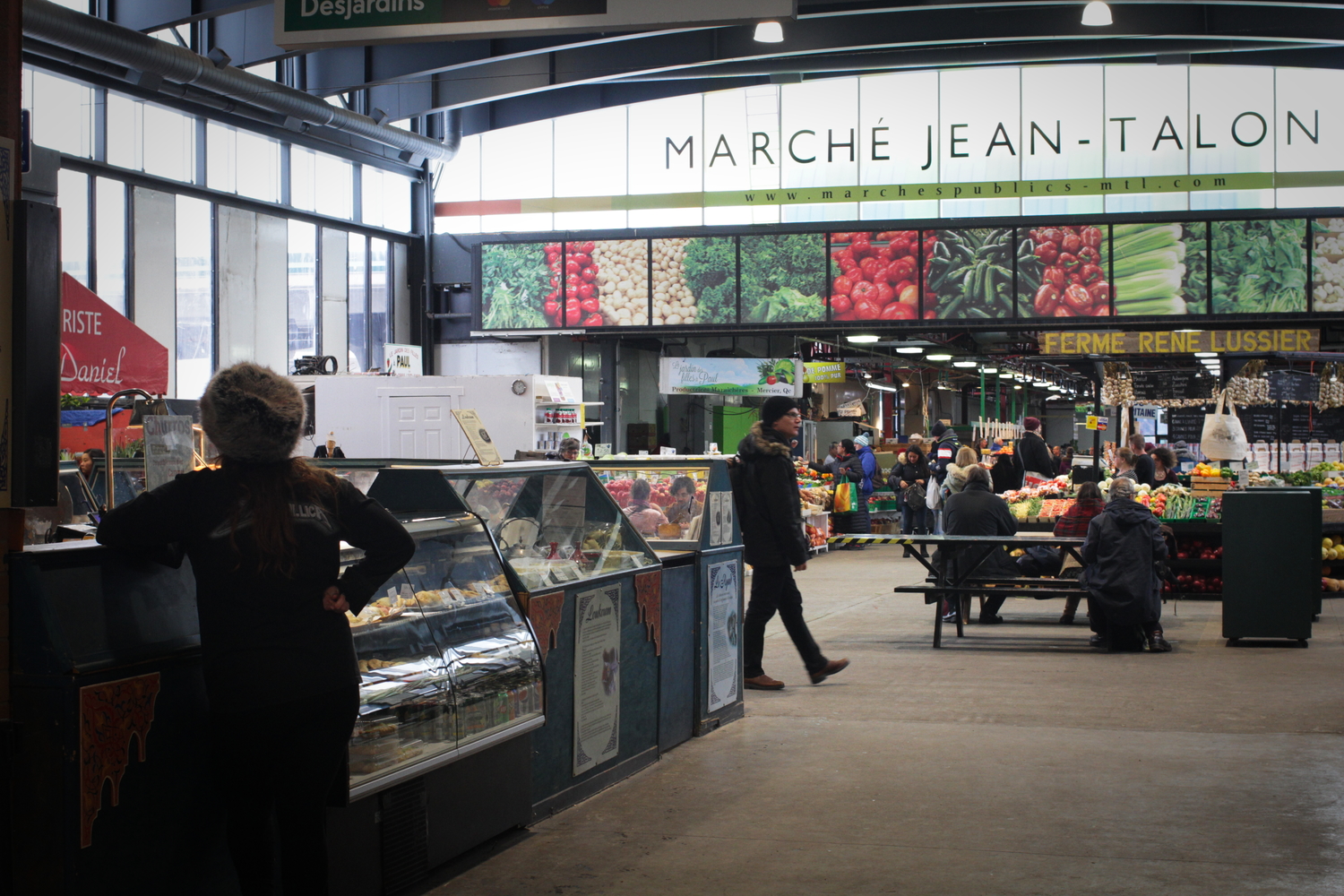 Allée du marché Jean Talon.