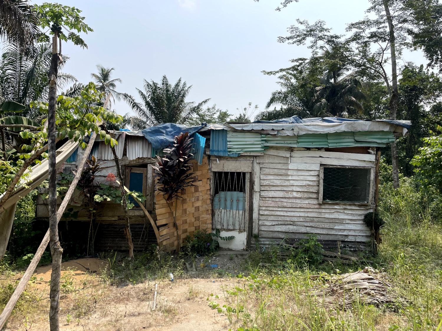 Maison de pêcheur sur l’île de Djébalè © Globe Reporters