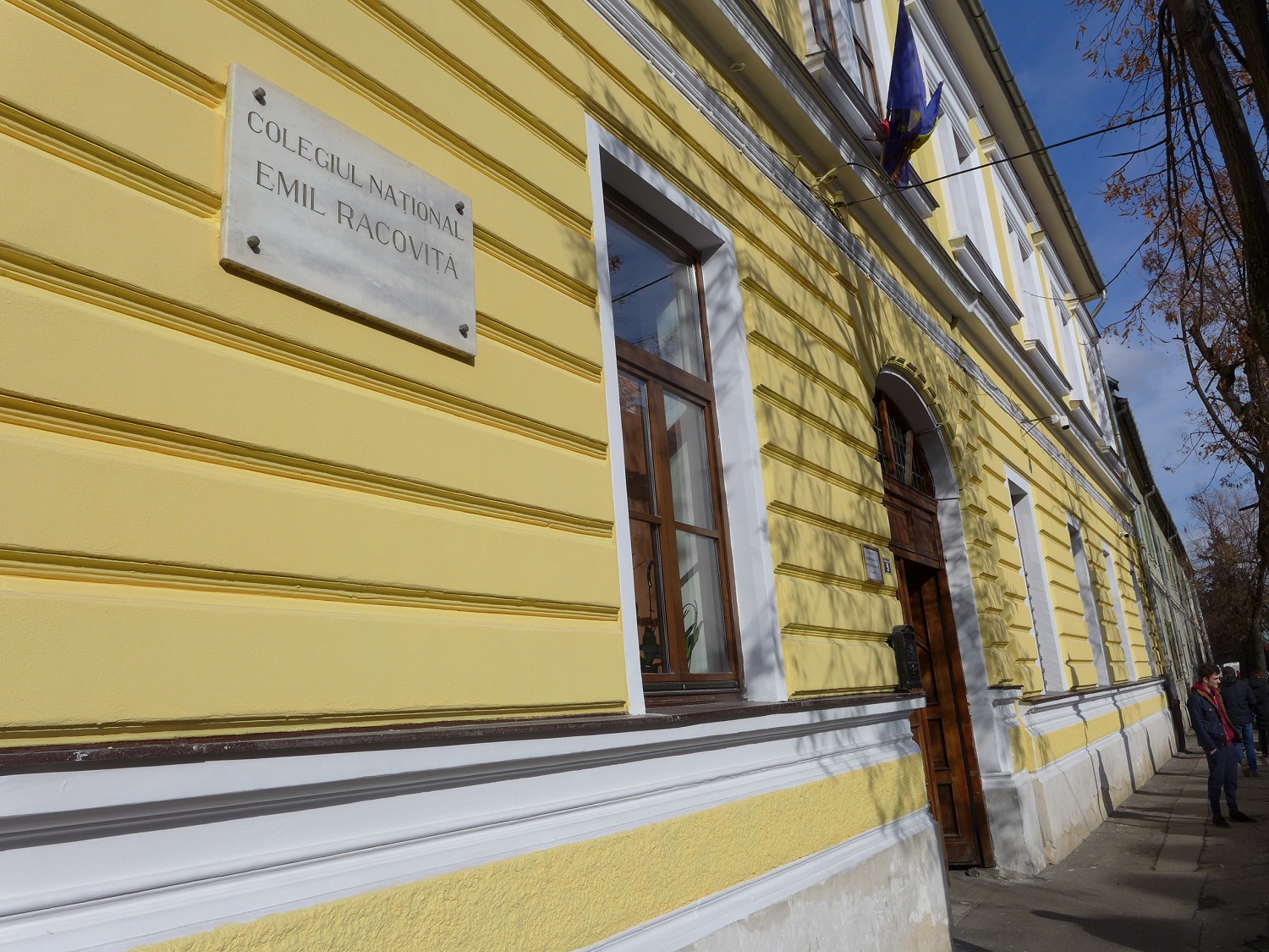 Le Collège national Emil Racovita, à Cluj, est un établissement qui rassemble des classes de primaire, collège et lycée.