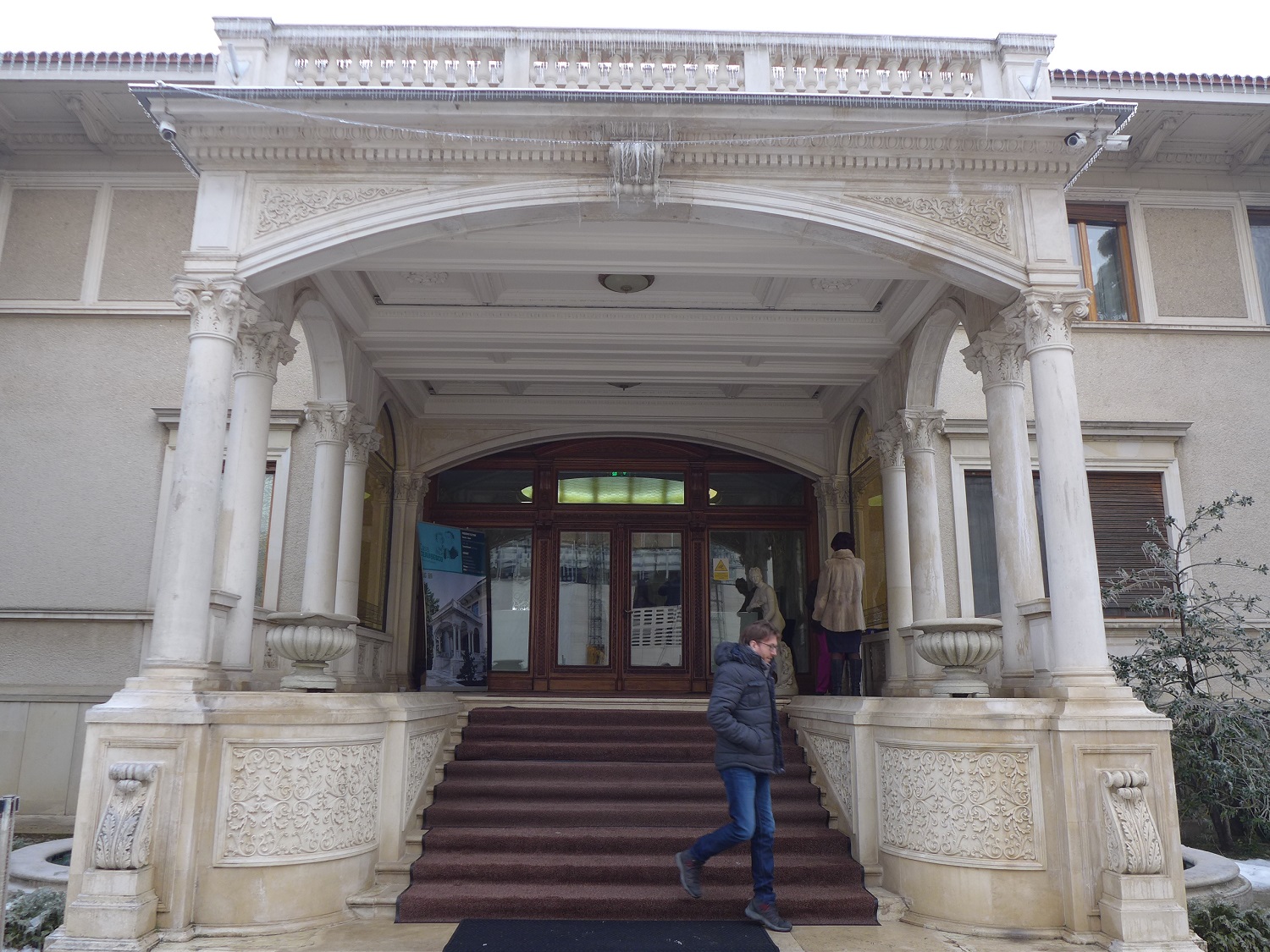 L’entrée de la maison de la famille Ceausescu.