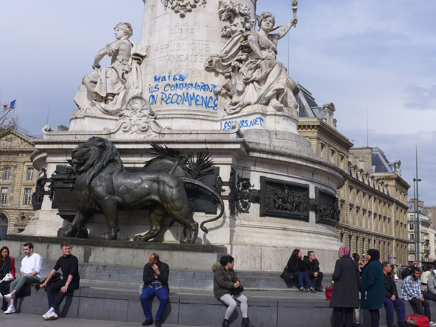 Cette photo est prise en avril 2018. Certains n’ont pas oublié que 50 ans plus tôt, au mois de mai, la France était en pleine ébullition.