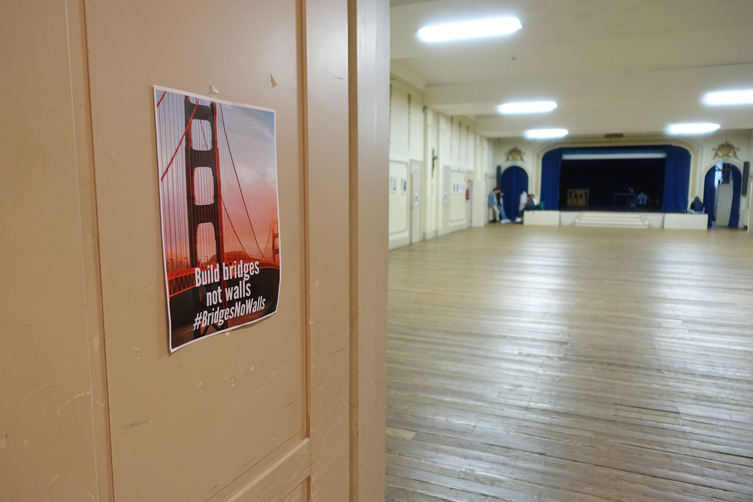 En face de l’entrée, une grande salle. En hiver, elle sert de lieu de regroupement © Globe Reporters