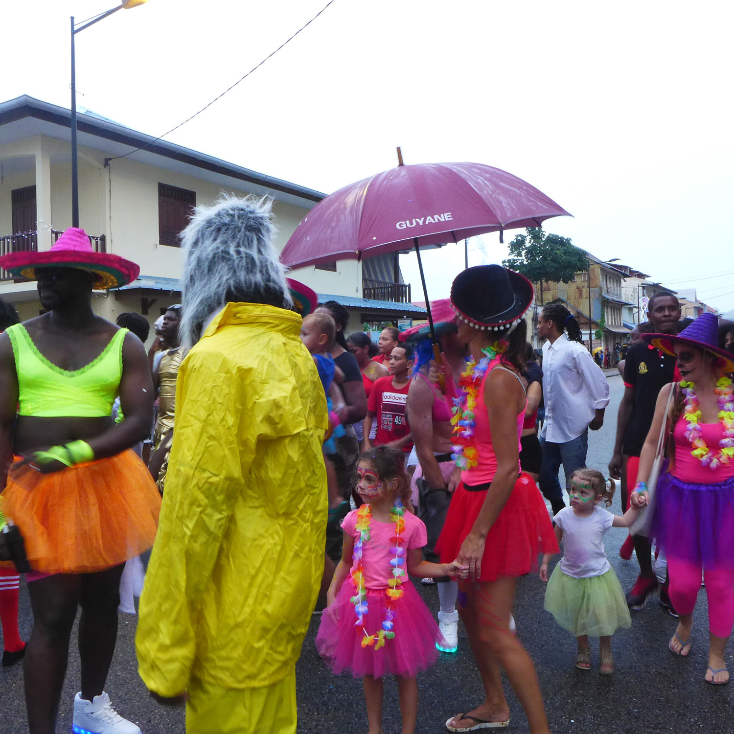 Ambiance au cœur du carnaval.