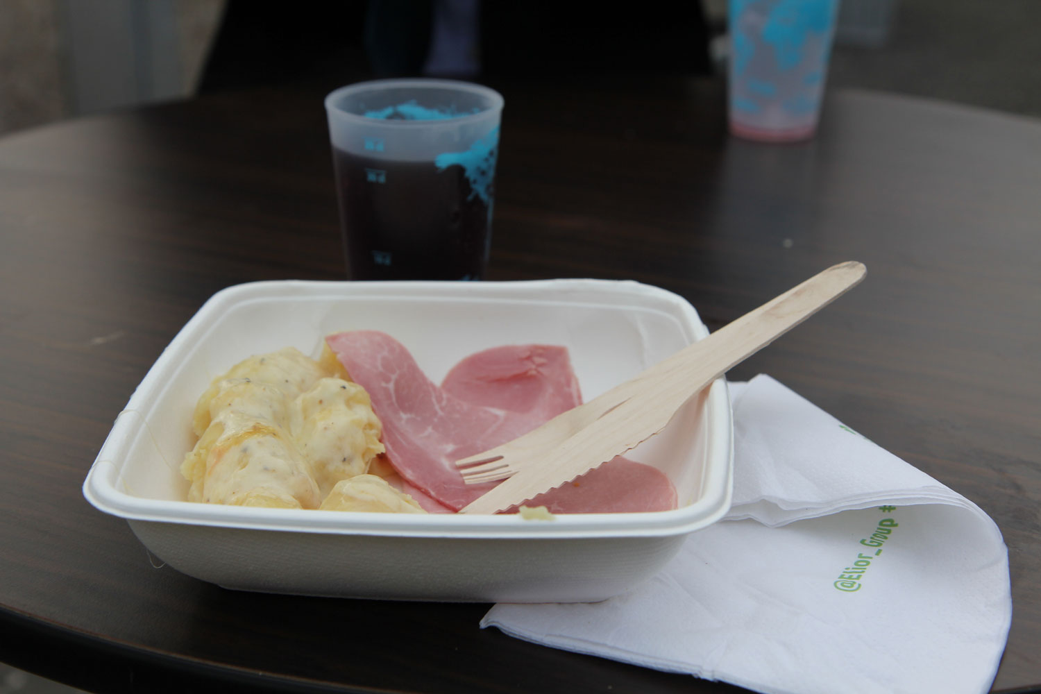 Les assiettes sont également biodégradables