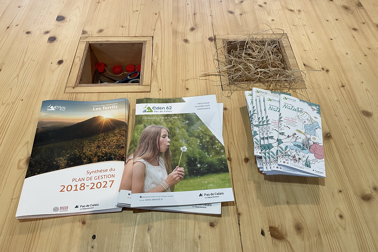 Au bois de Maroeuil, de la documentation et de l’équipement à destination du public © Globe Reporters