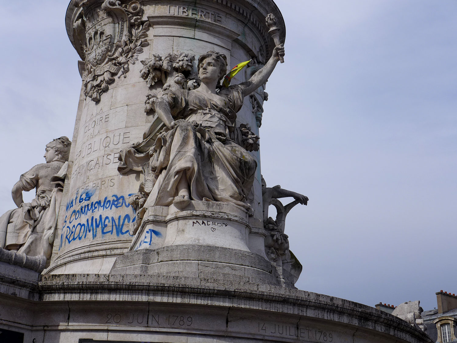 Répu, comme disent les Parisiens, est une place où se déroulent de nombreuses manifestations.