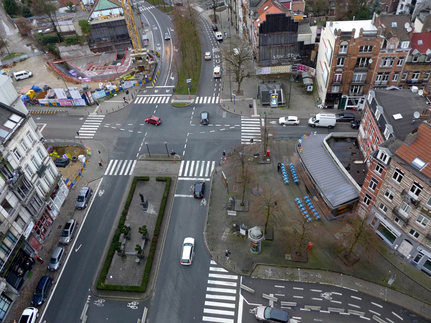 Le Bar du matin vu du ciel, à la sortie du métro Albert