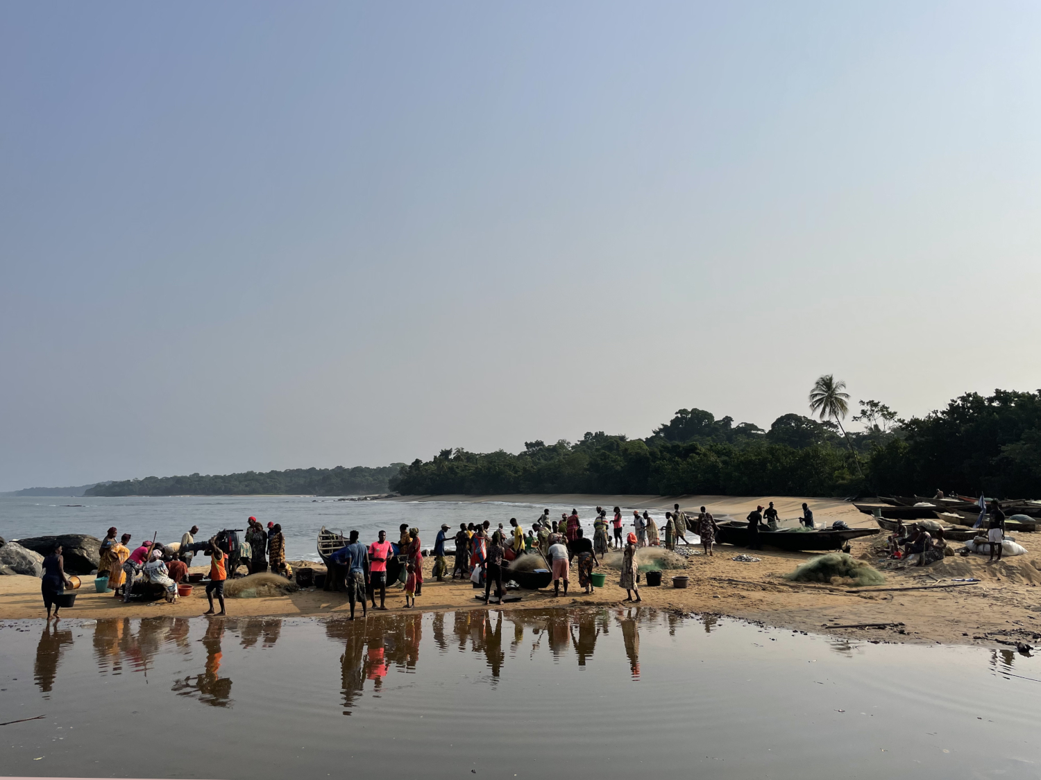 Vue générale de la plage d’Ebodjé © Globe Reporters