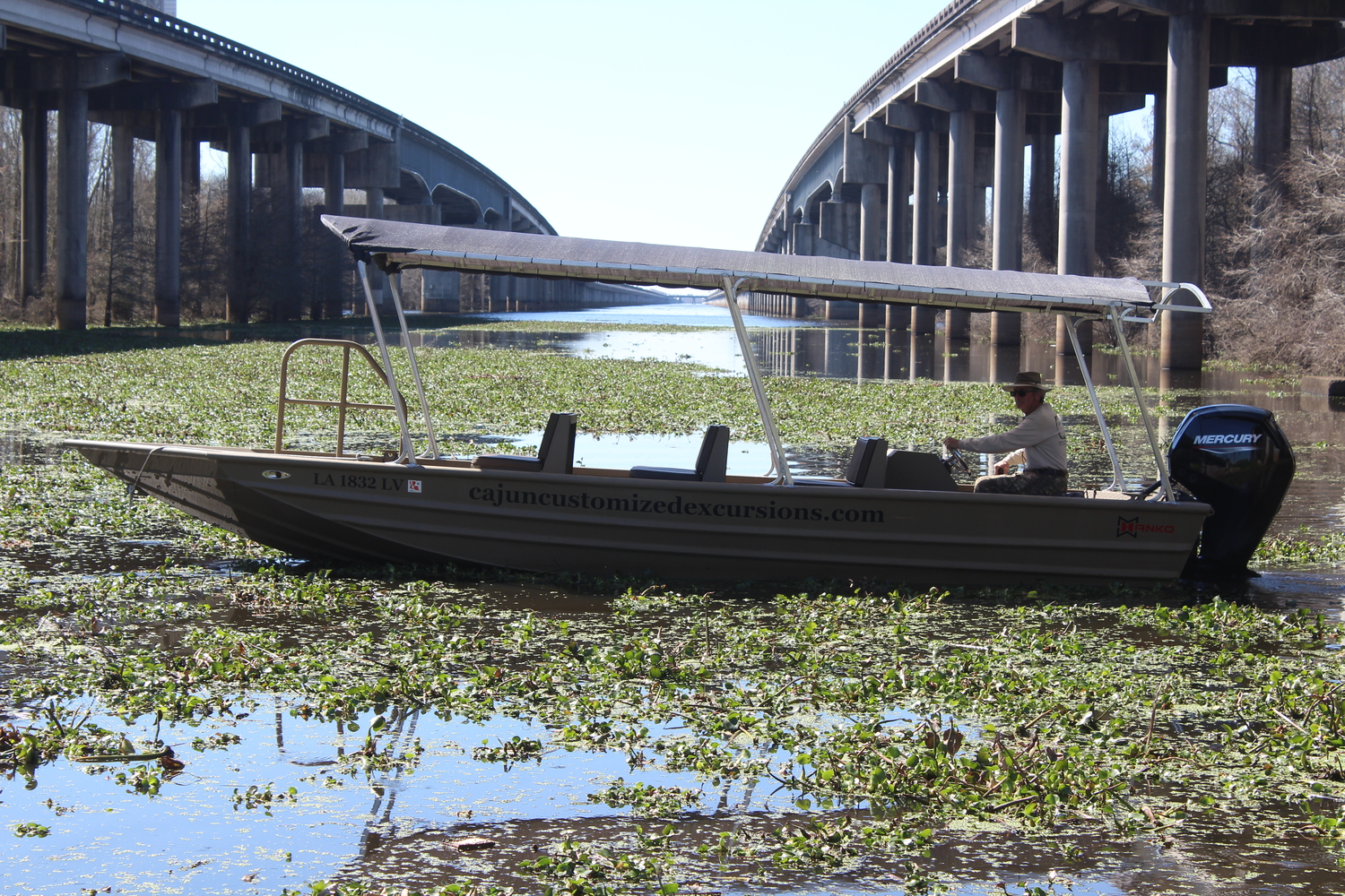 Bateau que Mark utilise pour ses excursions © Peggy et Mark ALLEMOND