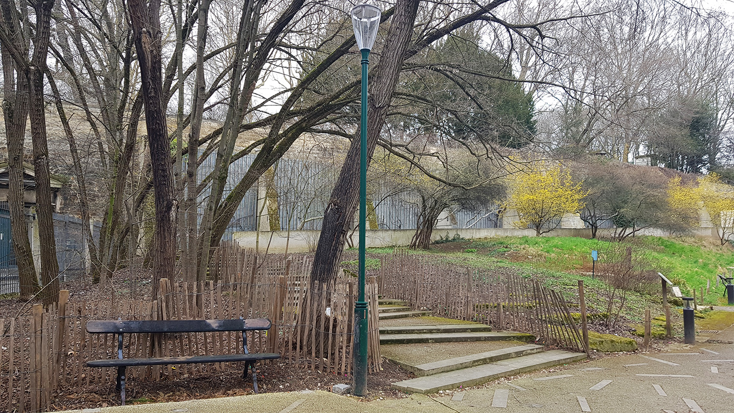 Ce petit parc, tout à côté du Père Lachaise, est labellisé « Eco-jardin. La référence de gestion écologique » © Globe Reporters