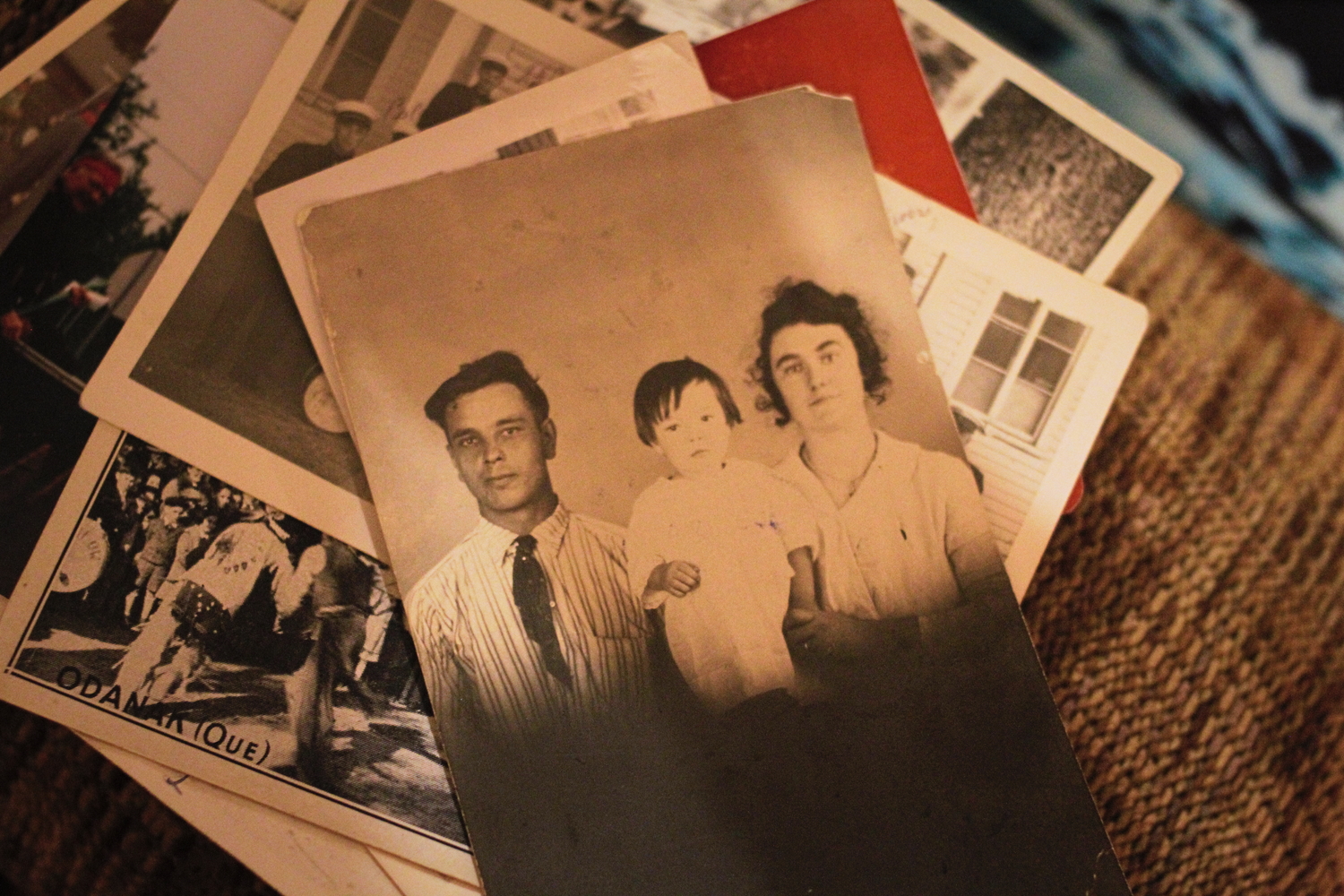Image de ses parents et de sa grande-sœur Évelyne dans les années 20.